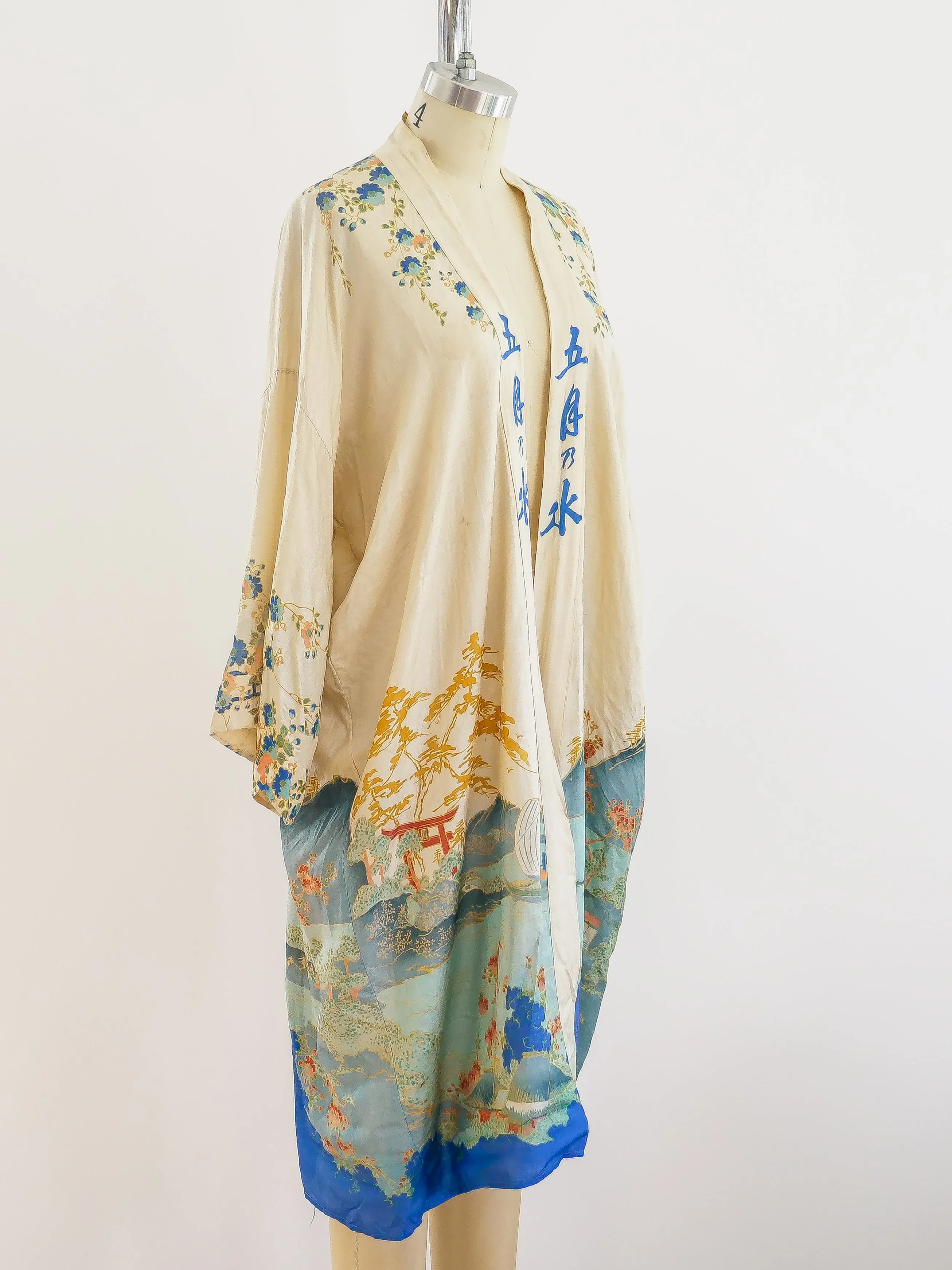 1920's Tissue Silk Japanese Garden Print Robe