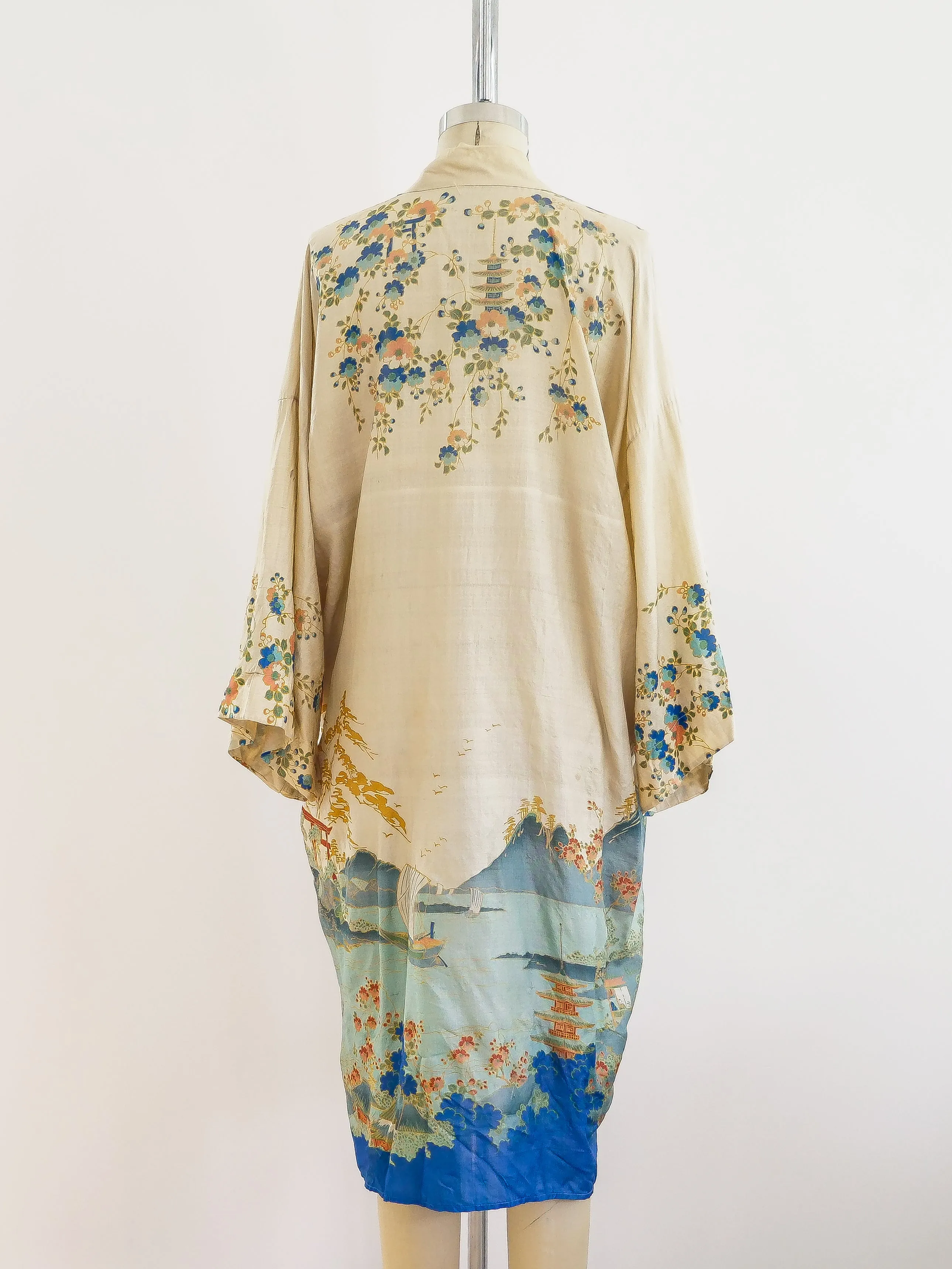 1920's Tissue Silk Japanese Garden Print Robe