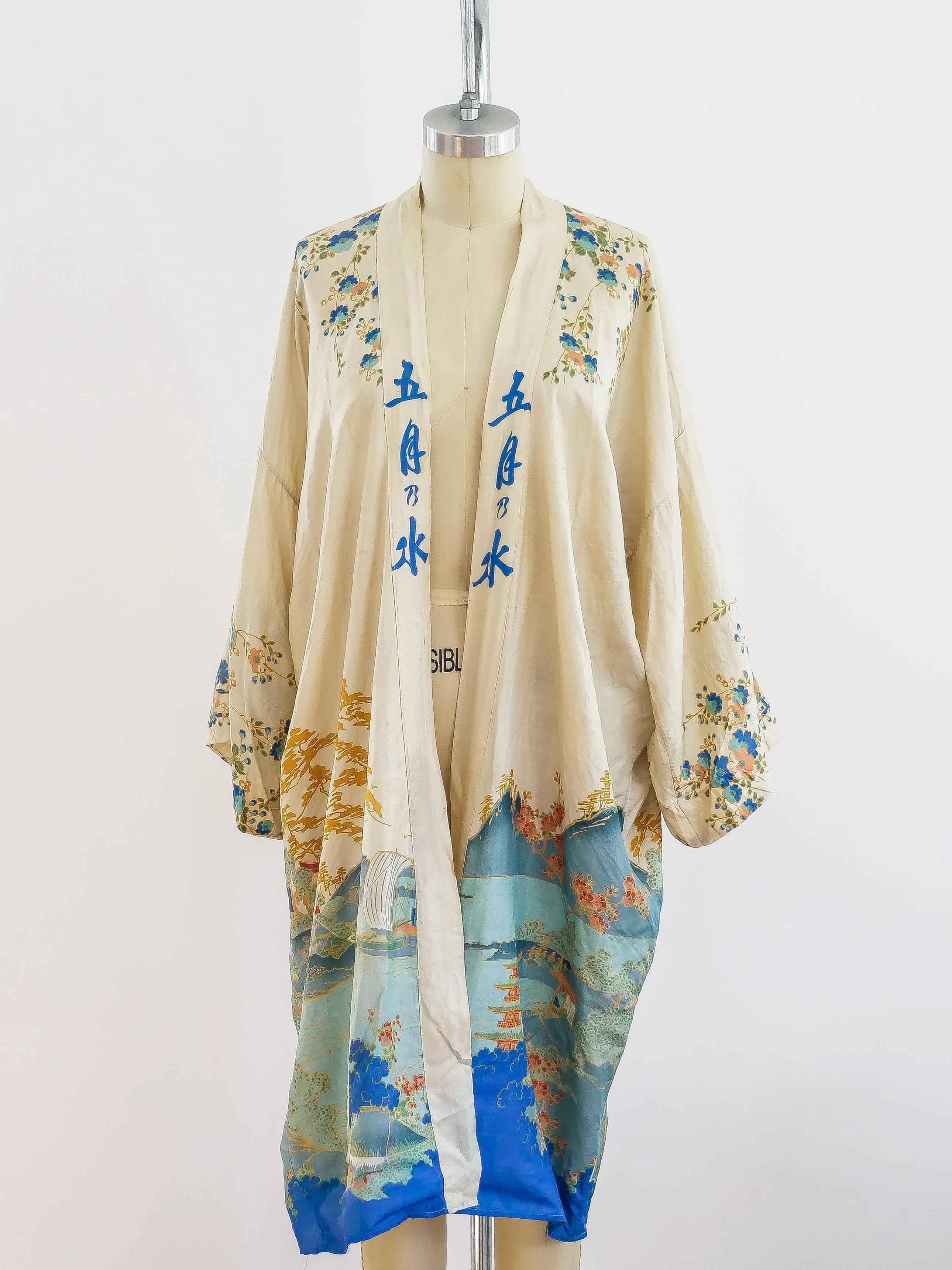 1920's Tissue Silk Japanese Garden Print Robe