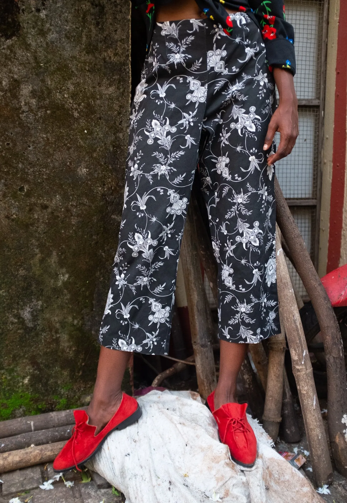 1980s FLORAL PRINT TROUSERS