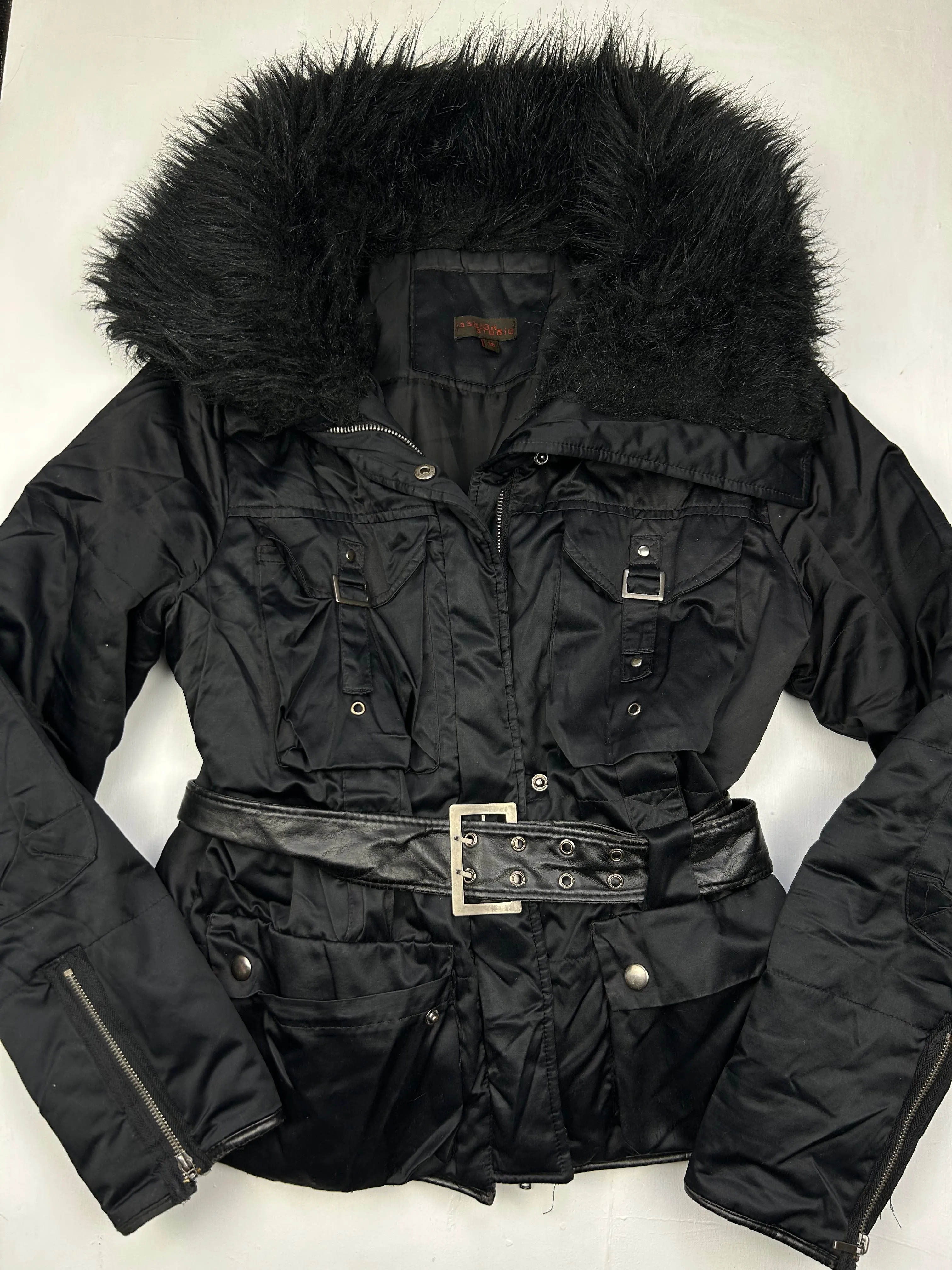 Black faux fur puffer jacket with belt (M)