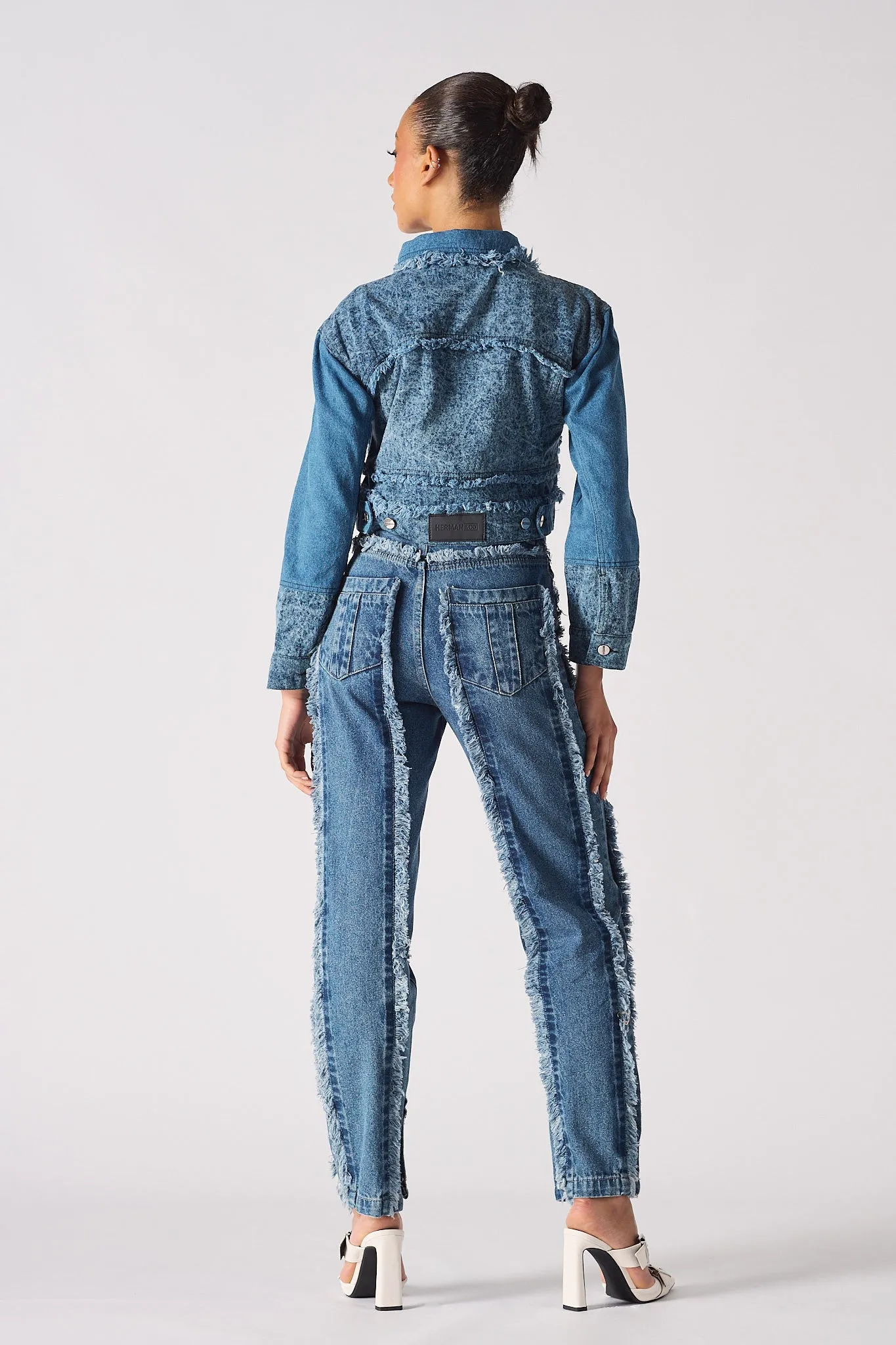 CROPPED DENIM JACKET - LIGHT BLUE