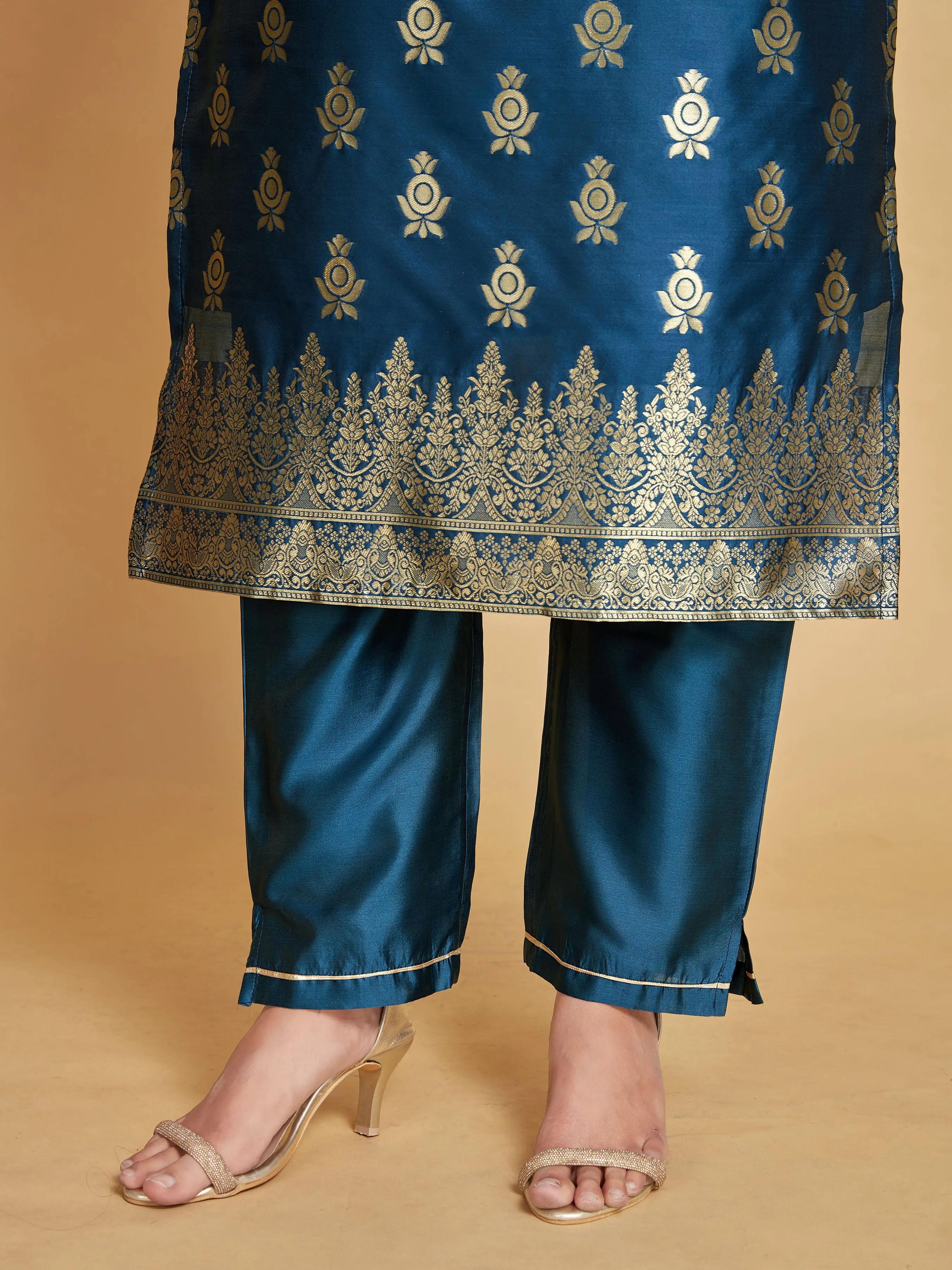 Ethnic Motifs Straight V Neck Kurta with Trousers & Dupatta