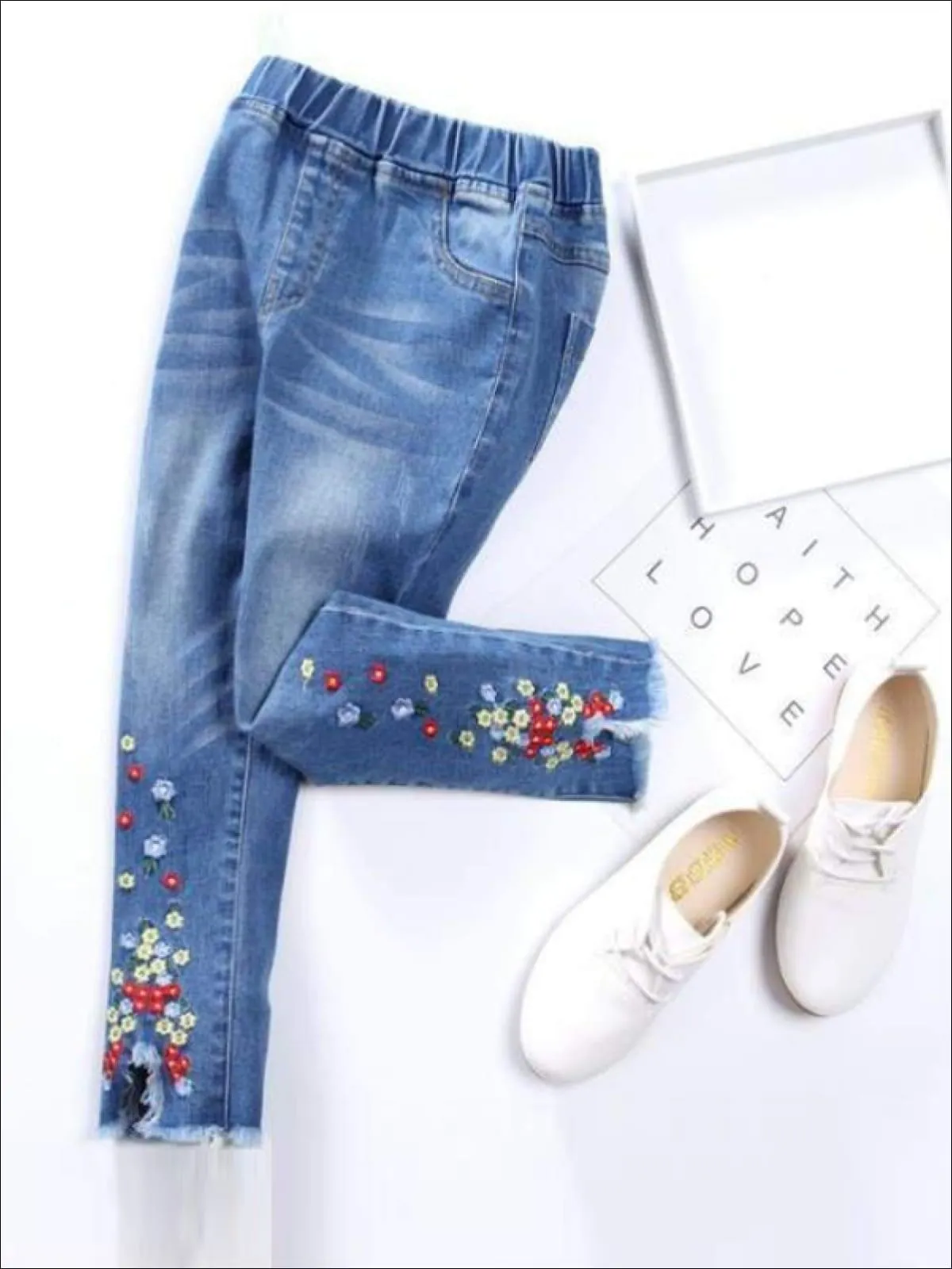 Floral Embroidered Frayed Jeans