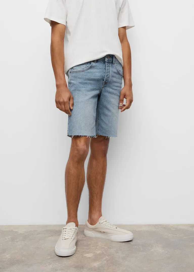 Frayed hem denim shorts