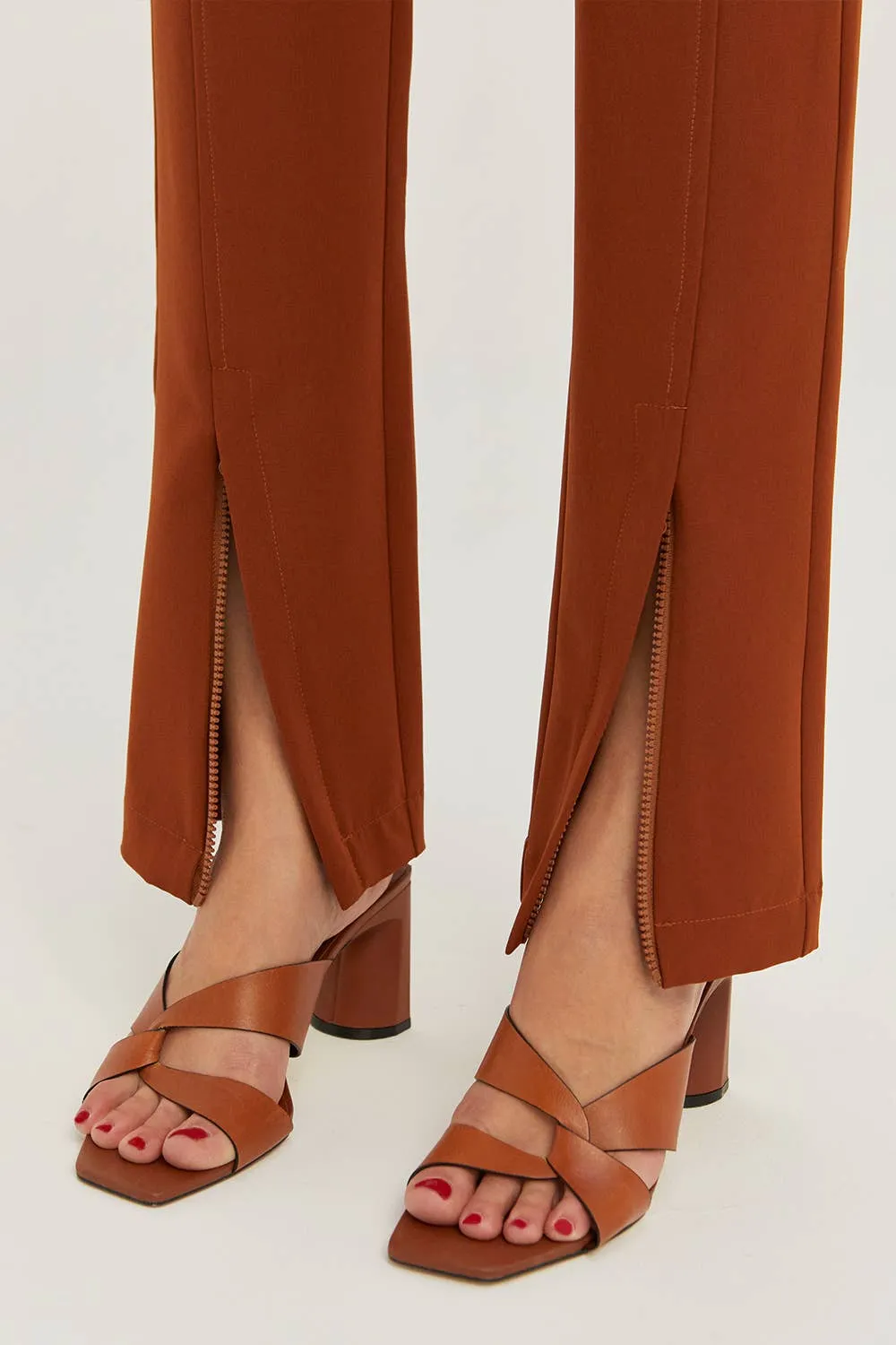 Head Turned Front Slit Trousers in Rust