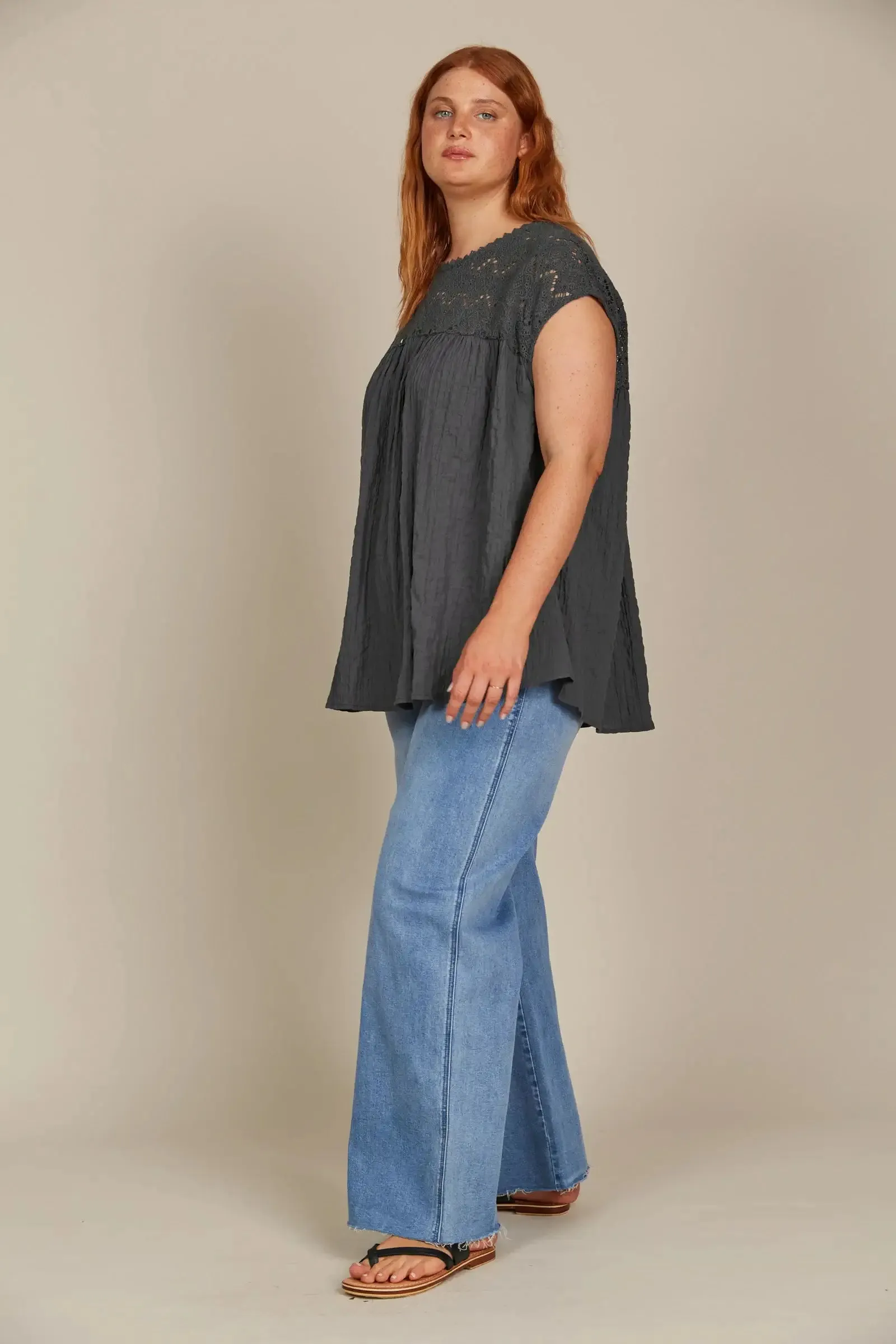 Isle of Mine Fleur Relaxed Top - Graphite