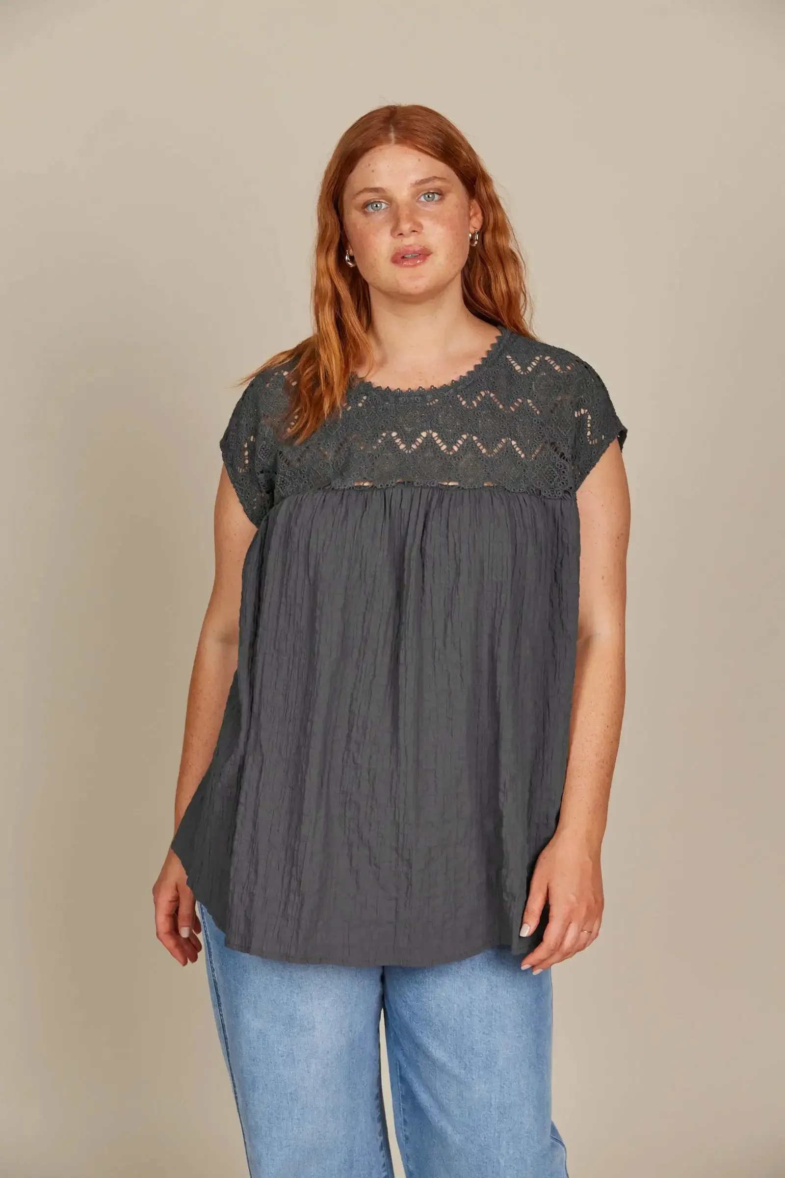 Isle of Mine Fleur Relaxed Top - Graphite