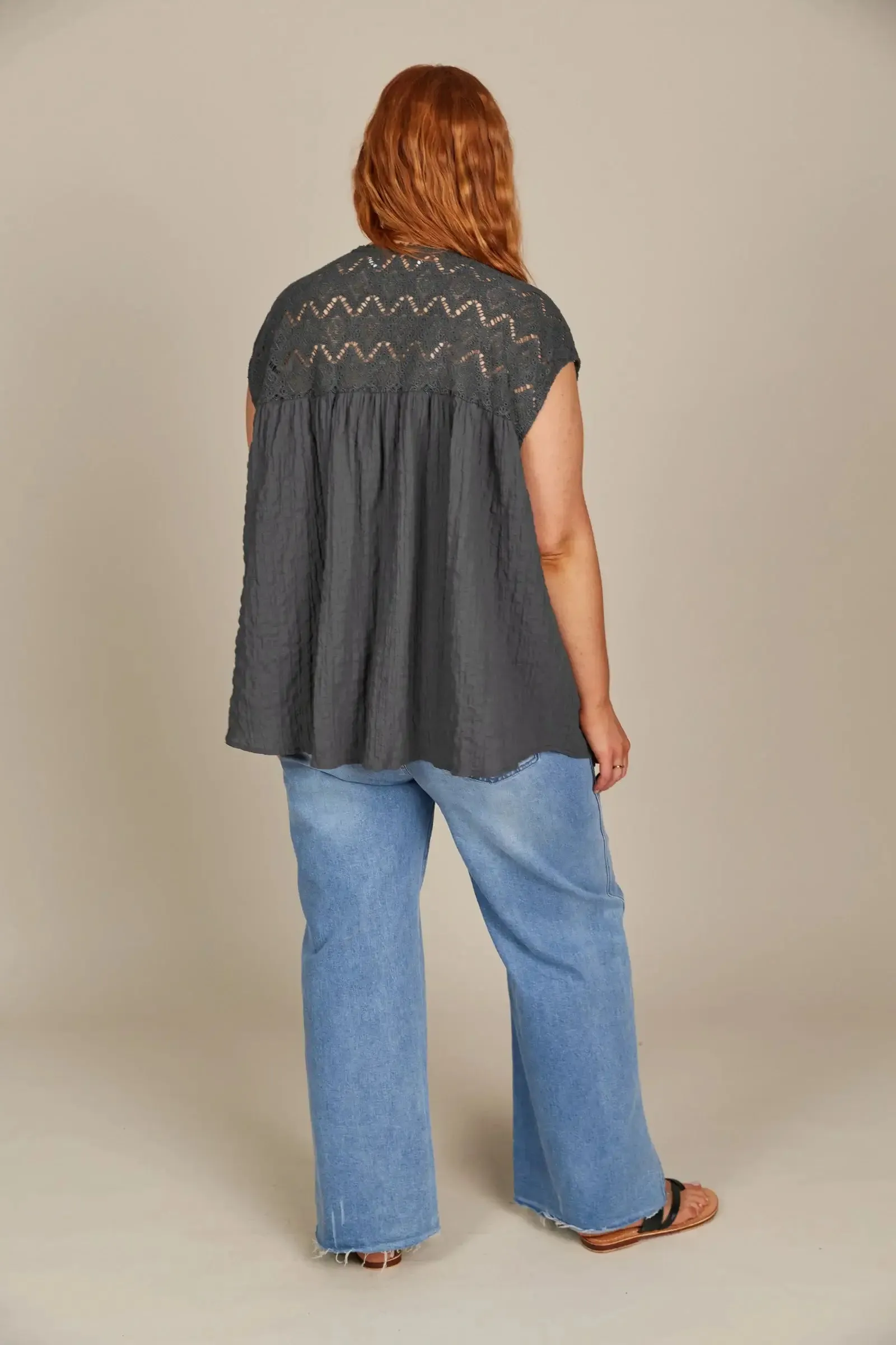 Isle of Mine Fleur Relaxed Top - Graphite