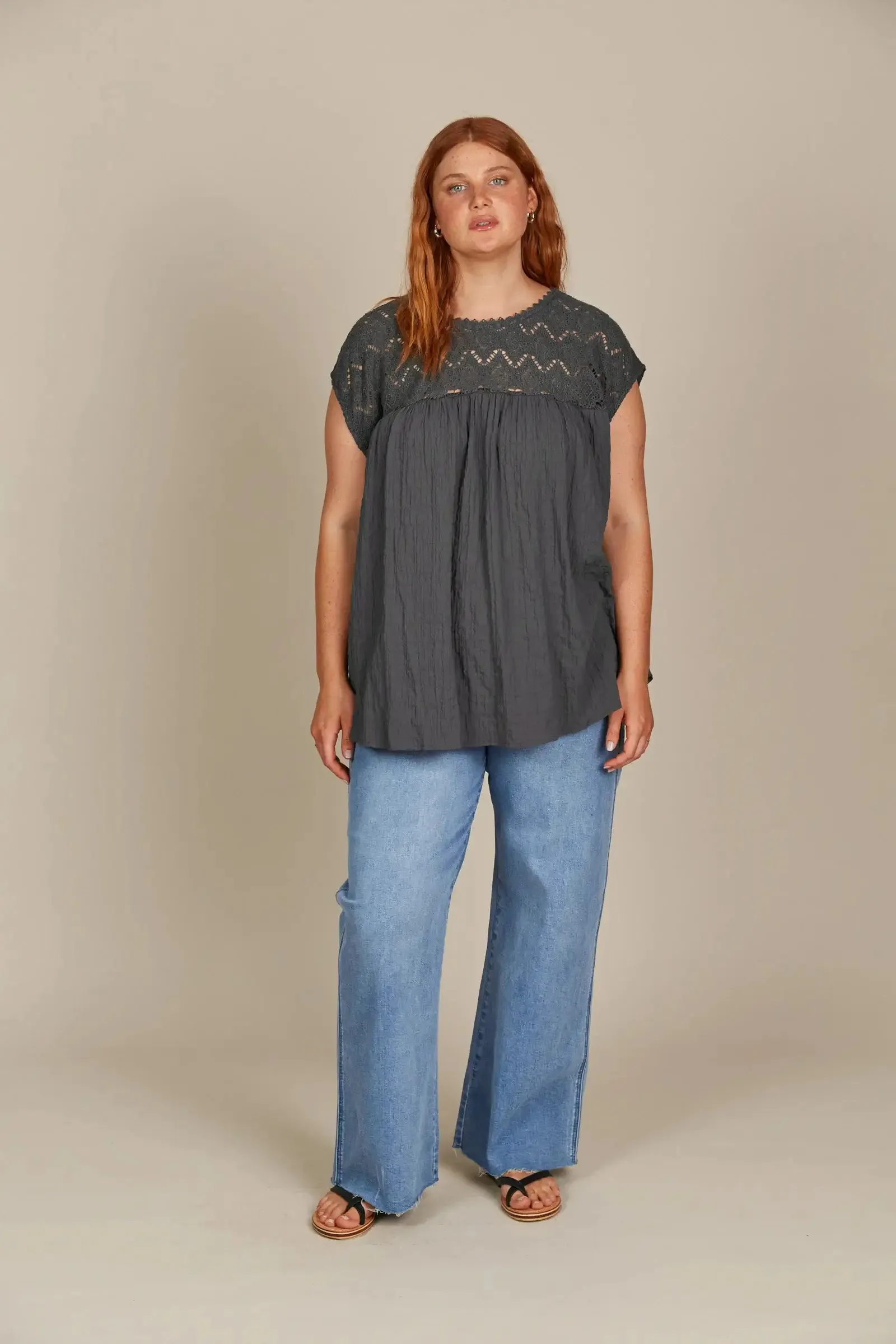 Isle of Mine Fleur Relaxed Top - Graphite