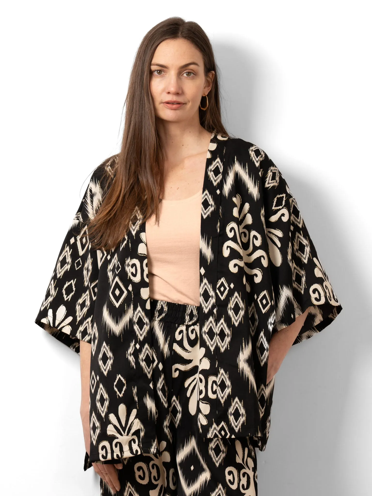 Joelle Lightweight Short Kimono - Black, Ikat