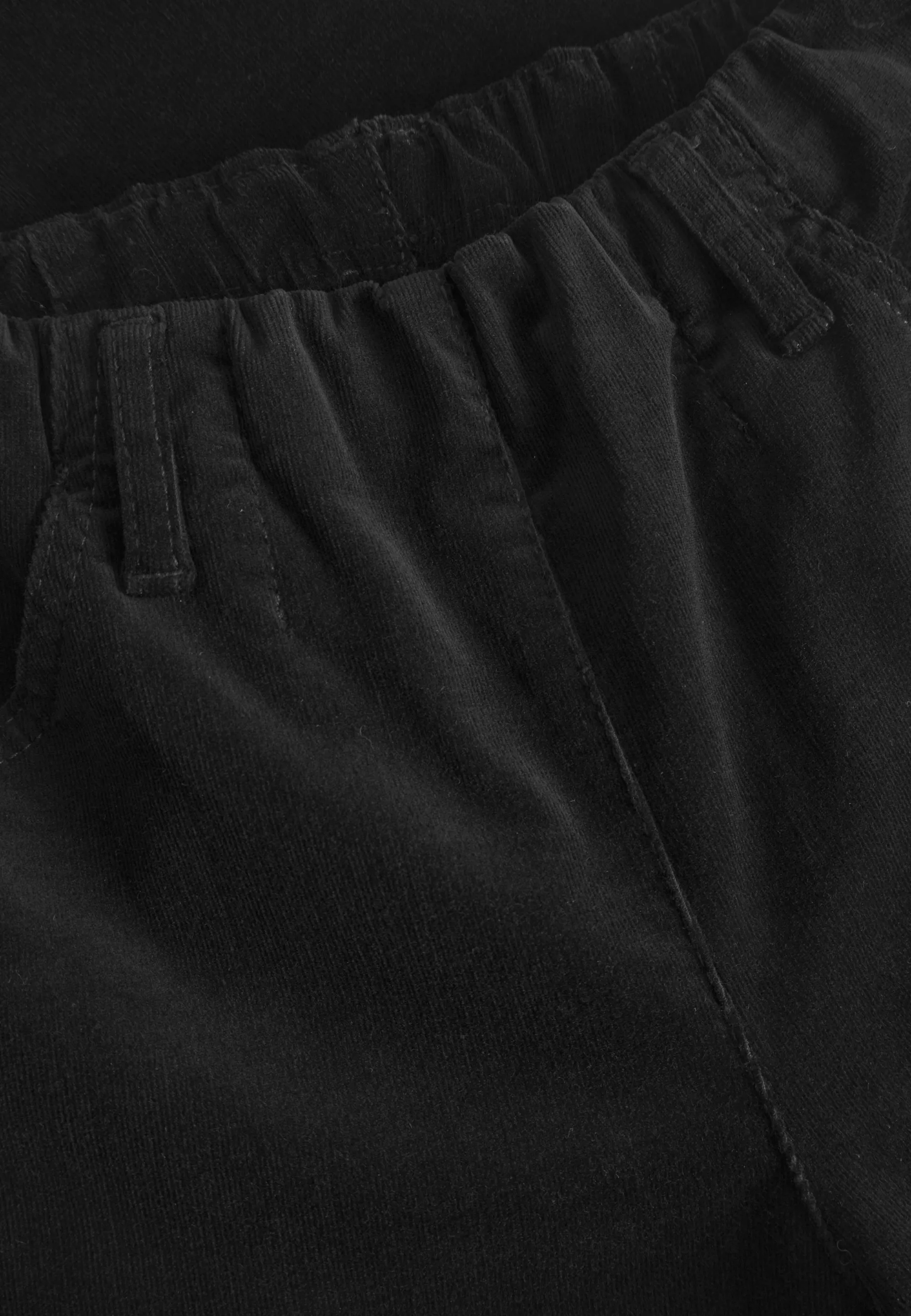 Kelly Regular Corduroy - Medium Length - Black