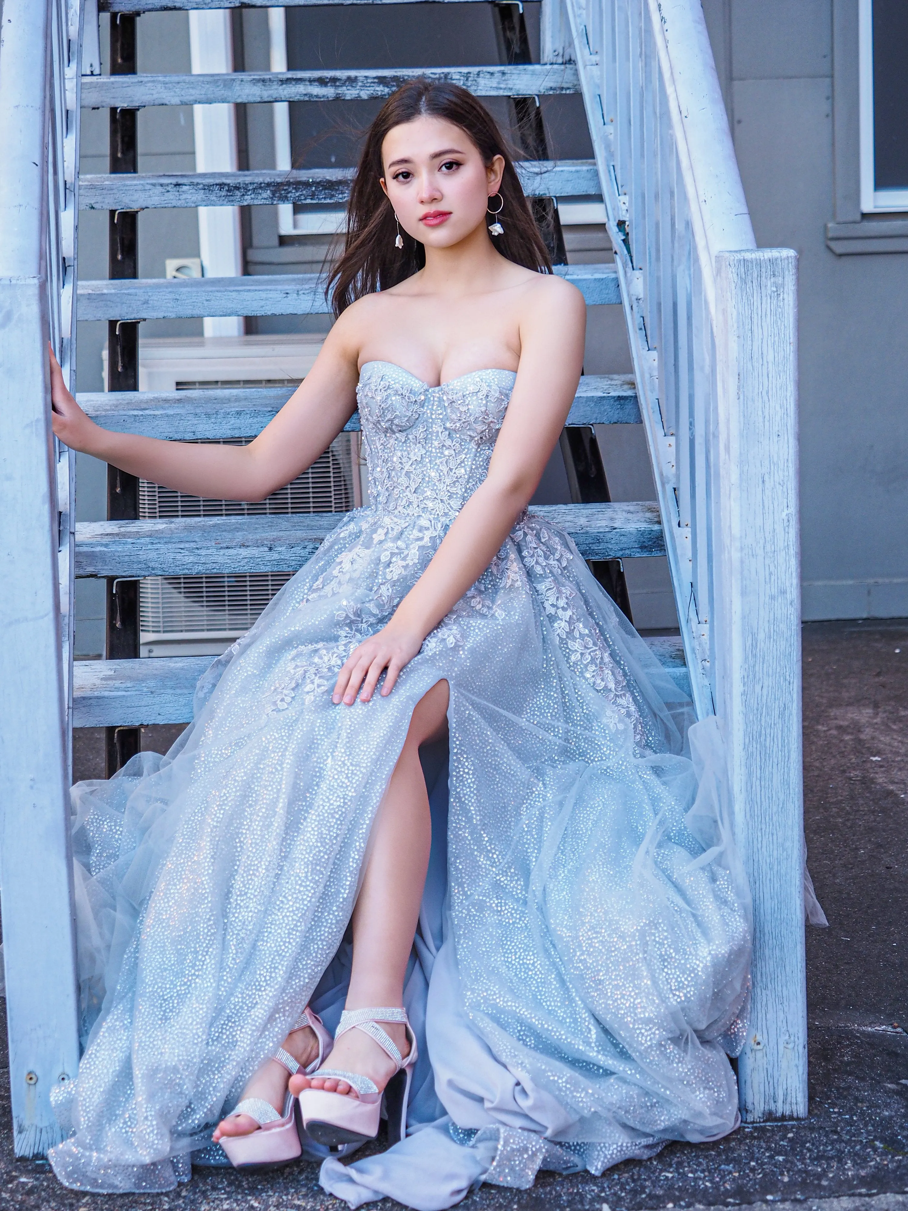 Silver bustier top tulle with a slit