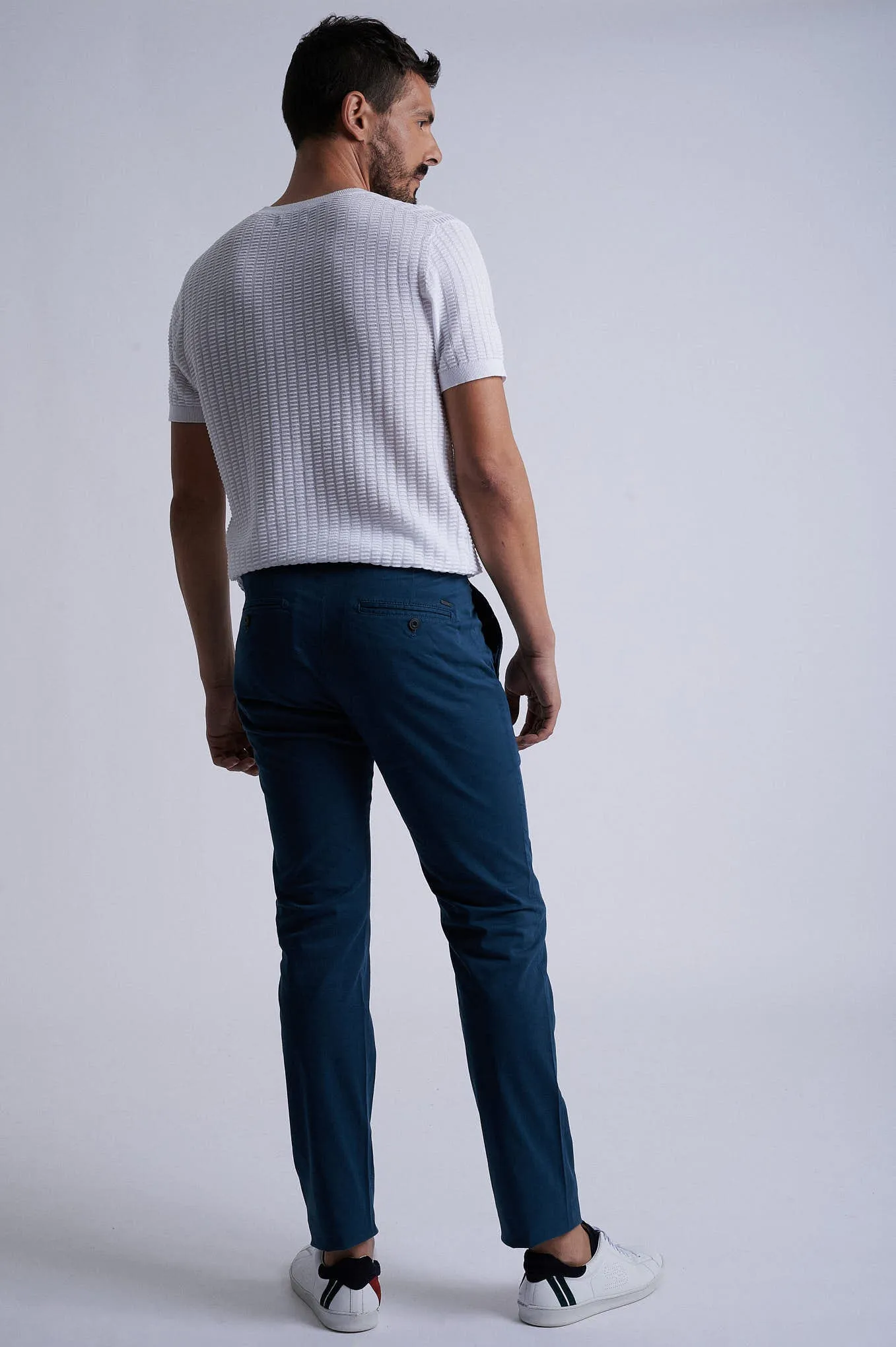 Slim fit garment dye chino in Cotton Elastane