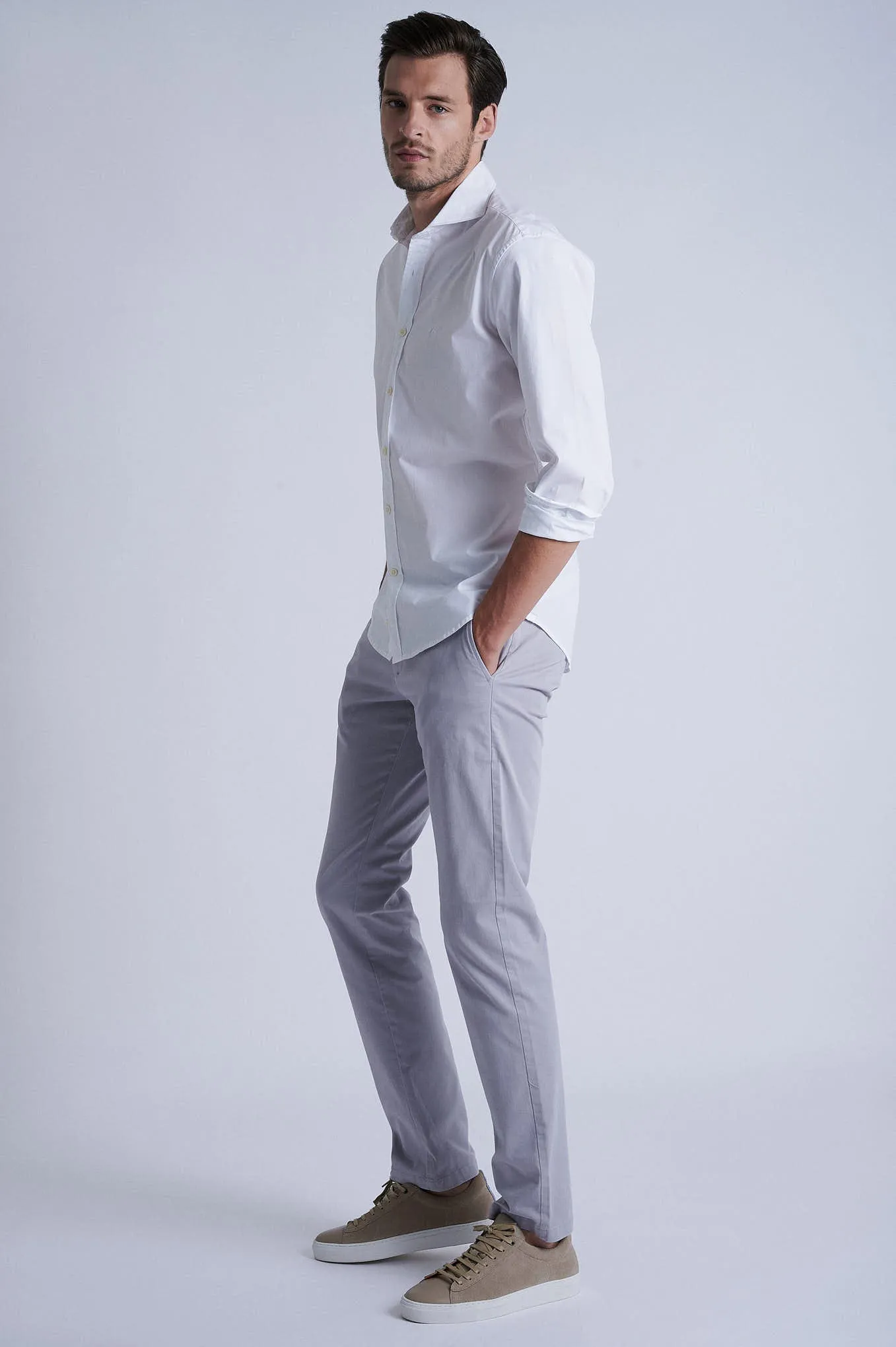 Slim fit garment dye chino in Cotton Elastane