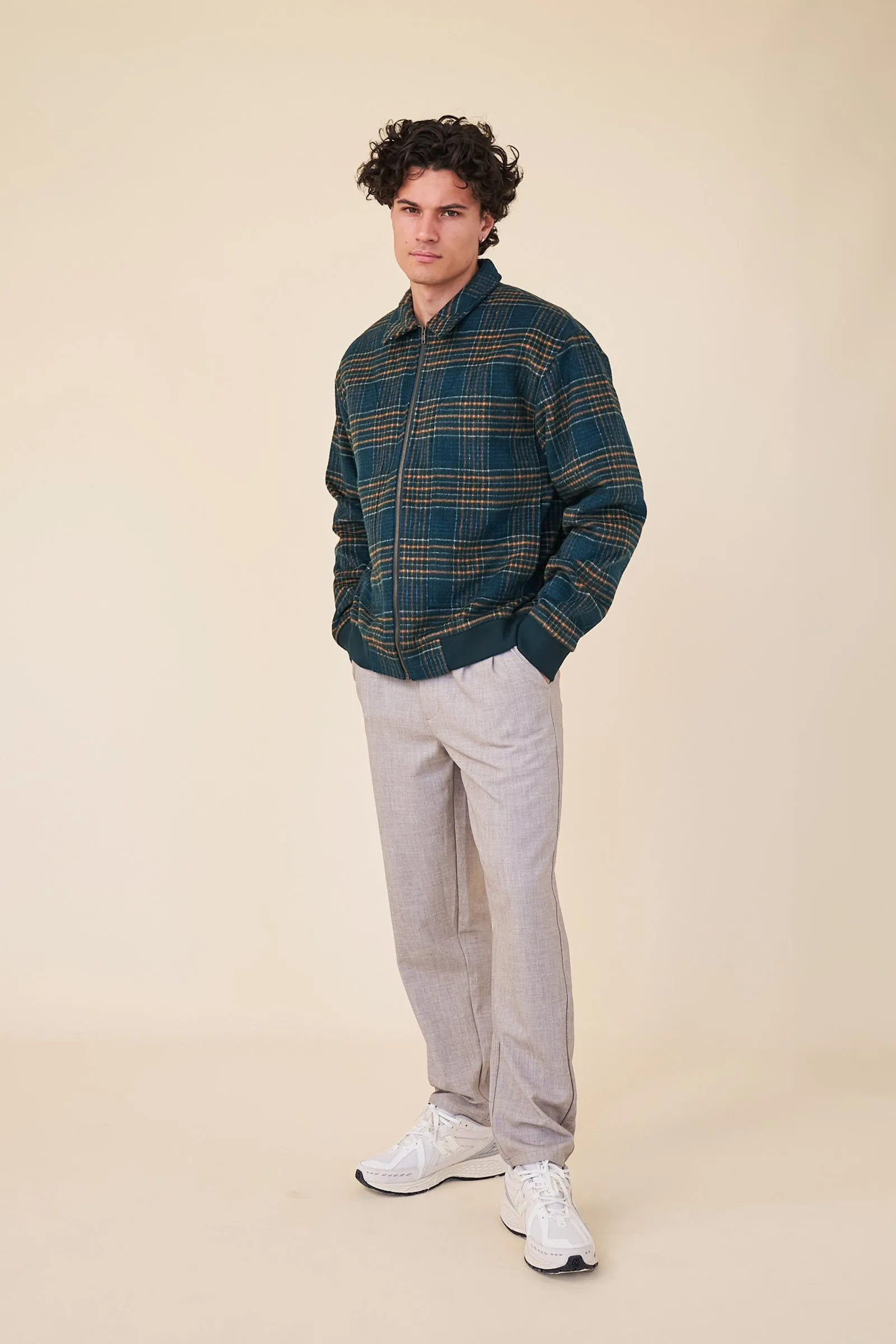 TAPERED DOUBLE PLEAT TROUSER - STONE