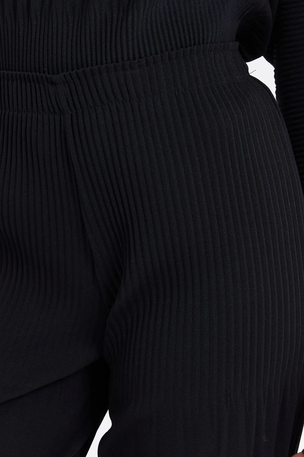 Women Black Pleated Pants